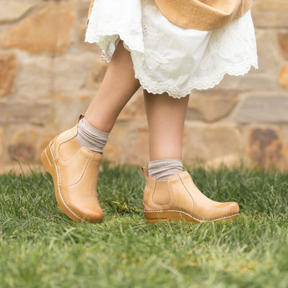Frankie Honey Distressed Heritage