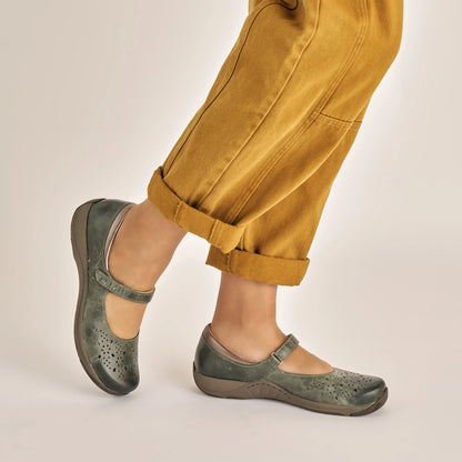 Stacy Lake Waxy Burnished